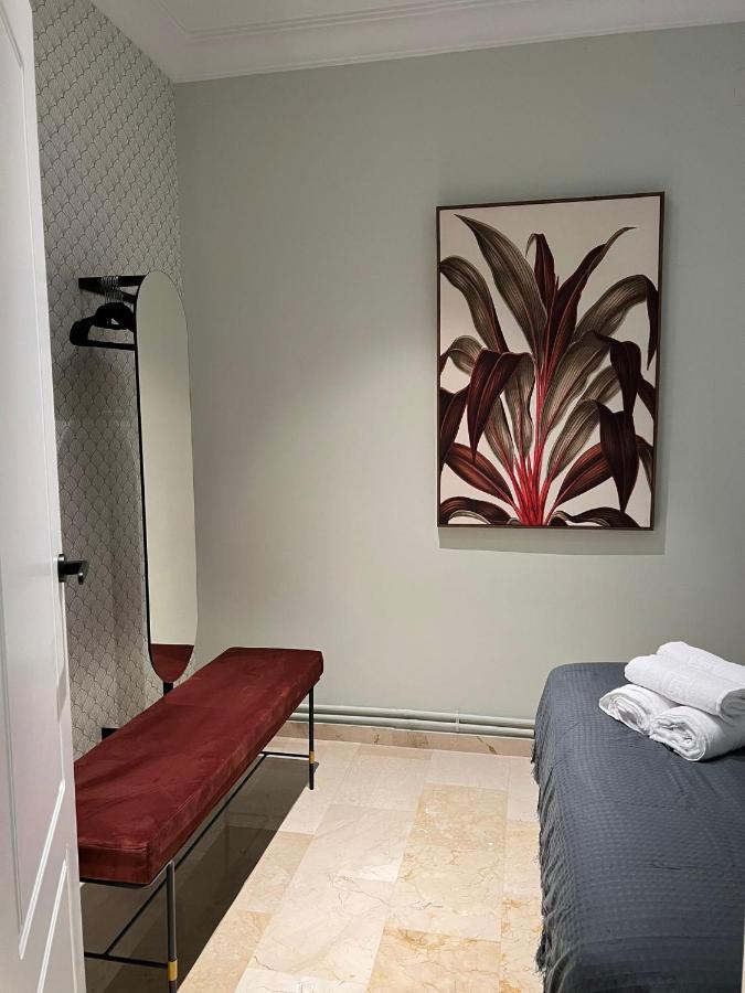 Apartamento Pie De Torre Catedral Granada Exterior foto